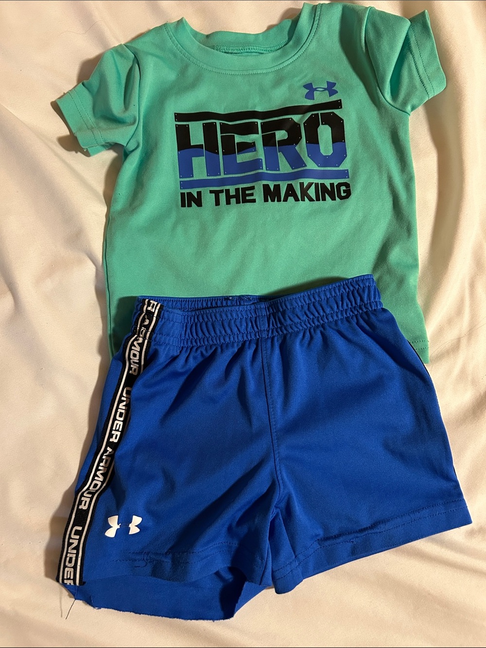 Under Armour Kids Two-Piece Set Green & Blue "Hero in the Making"